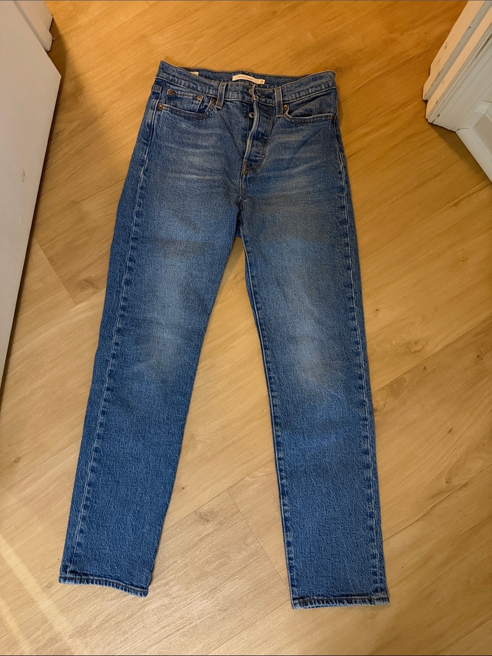 Levi Classic wedgie Straight Jeans size 26